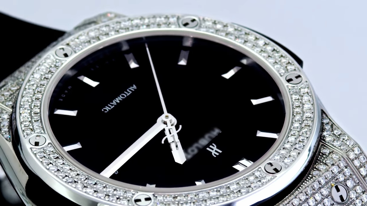 Dịch vụ đính kim cương nhân tạo cho đồng hồ nam tại Kiệt Tác có gì đặc biệt?